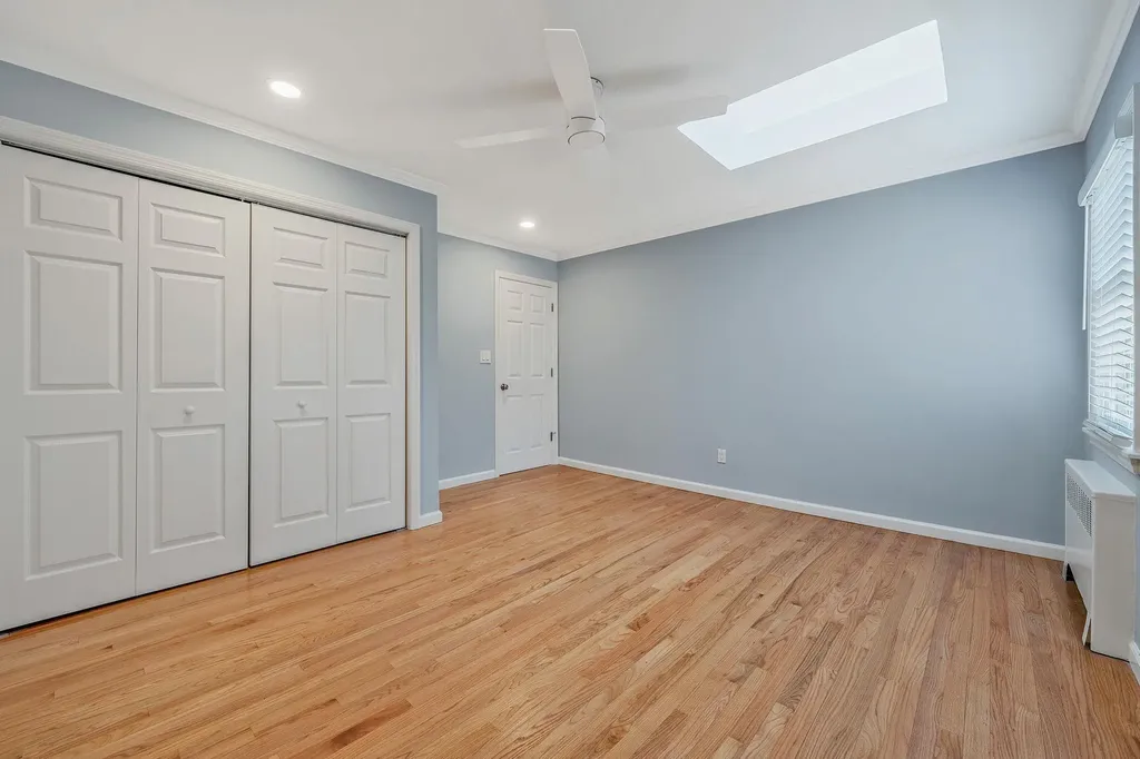 68 West 3rd Street Freeport NY 11520