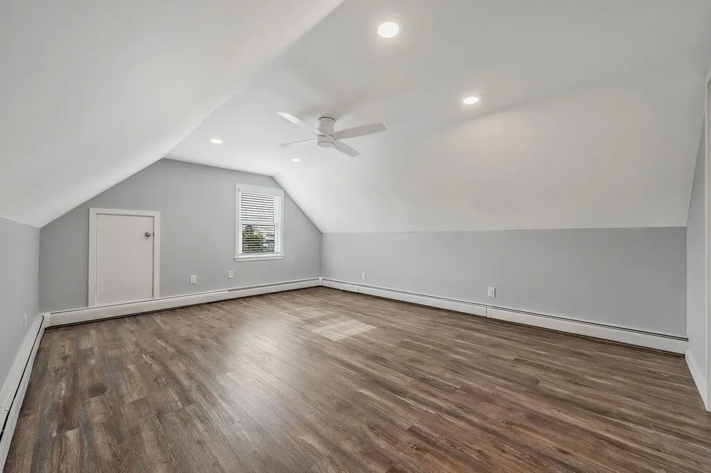 68 West 3rd Street Freeport NY 11520