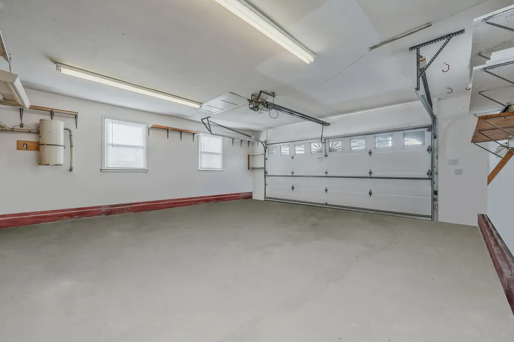 68 West 3rd Street Freeport NY 11520