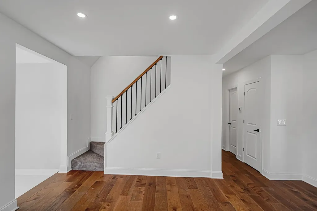 81 Frederick Avenue Bay Shore NY 11706