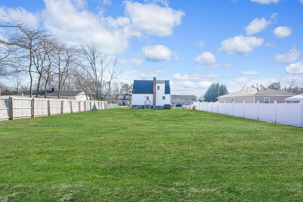 81 Frederick Avenue Bay Shore NY 11706
