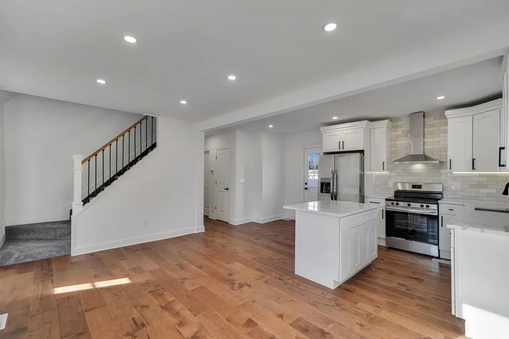 81 Frederick Avenue Bay Shore NY 11706