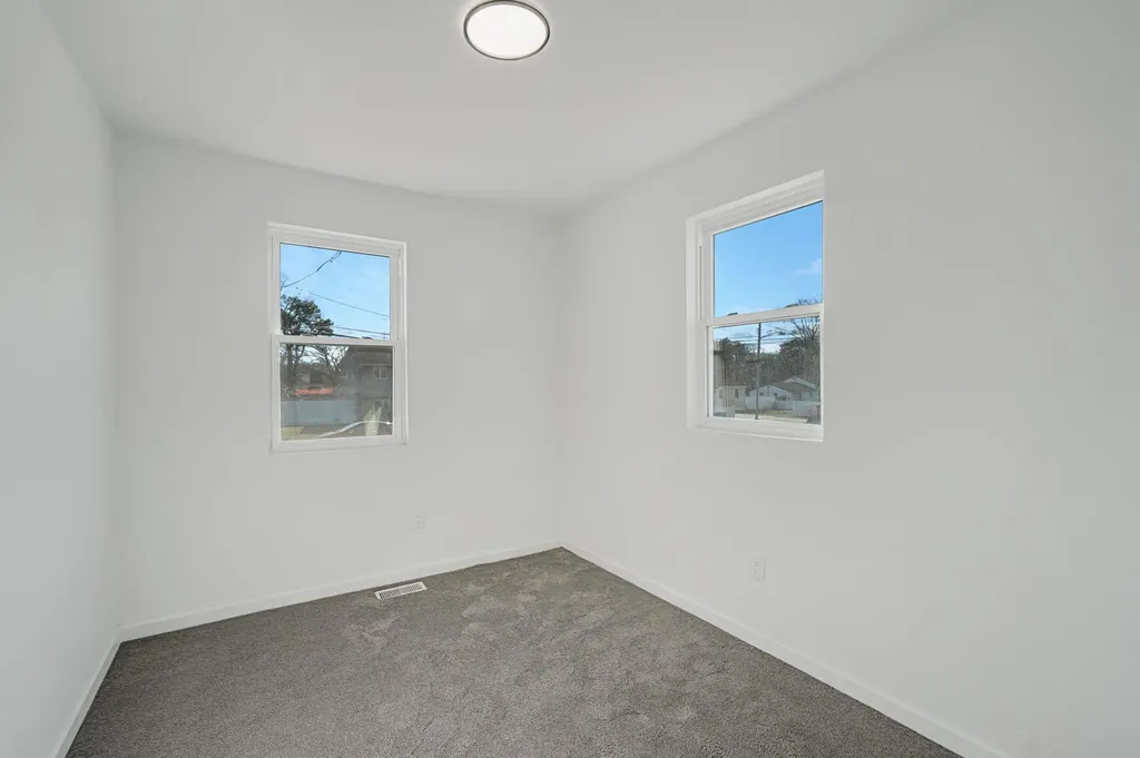 81 Frederick Avenue Bay Shore NY 11706