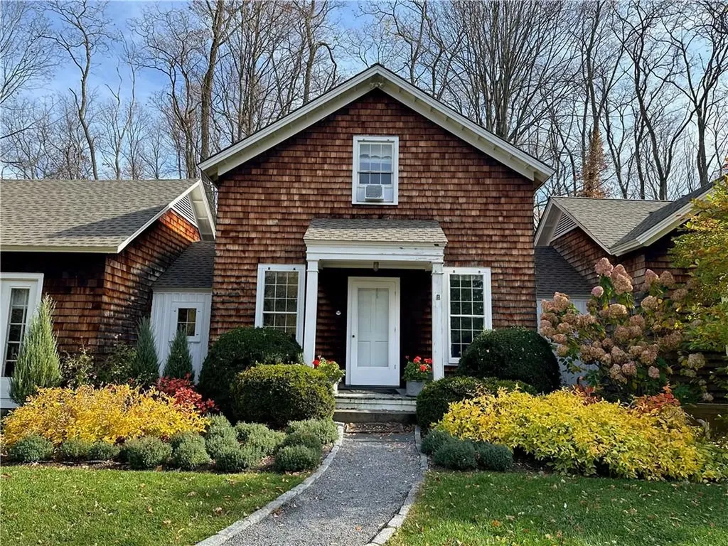 20 Taintor Way Millbrook NY 12545