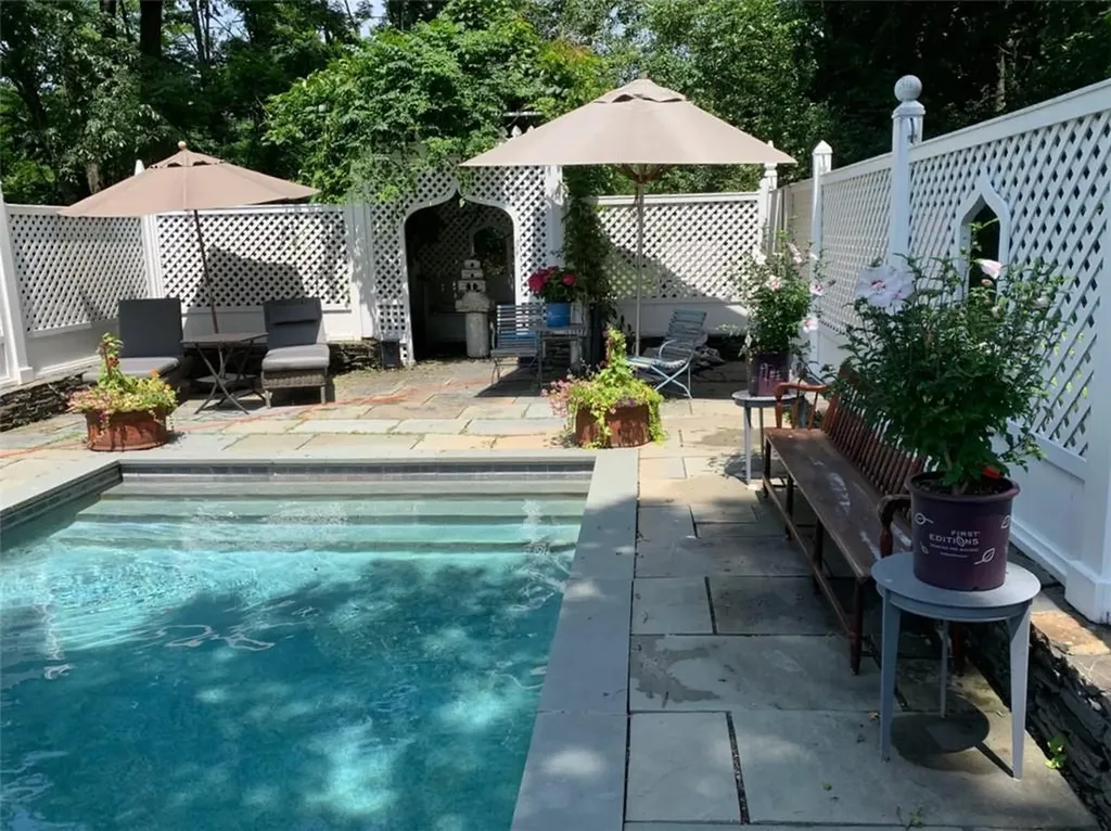 20 Taintor Way Millbrook NY 12545