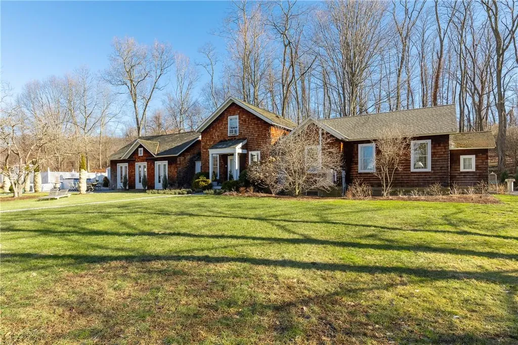 20 Taintor Way Millbrook NY 12545