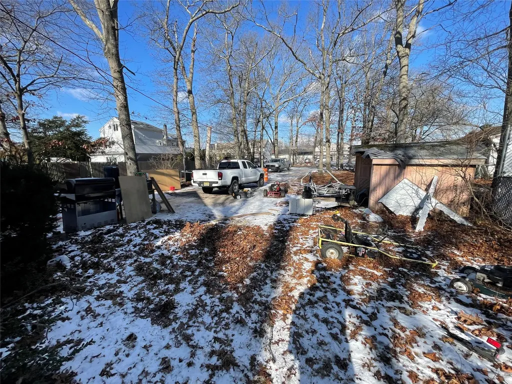 16 Clinton Avenue Mastic NY 11950