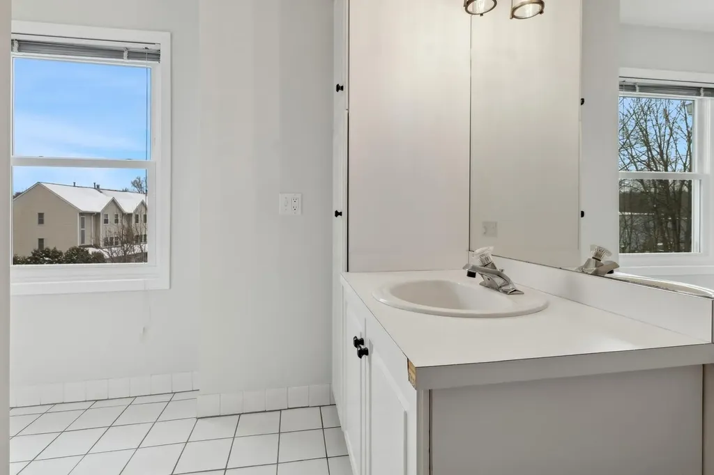 28 Austin Douglas Way Congers NY 10920