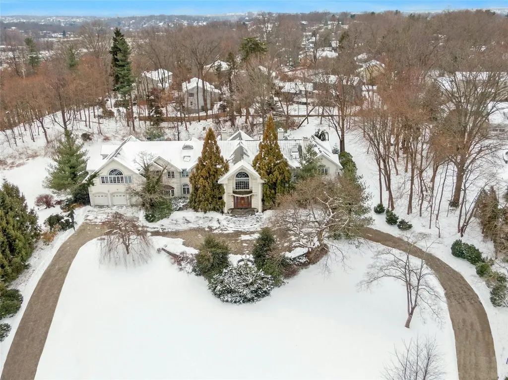 10 Castle Walk Scarsdale NY 10583