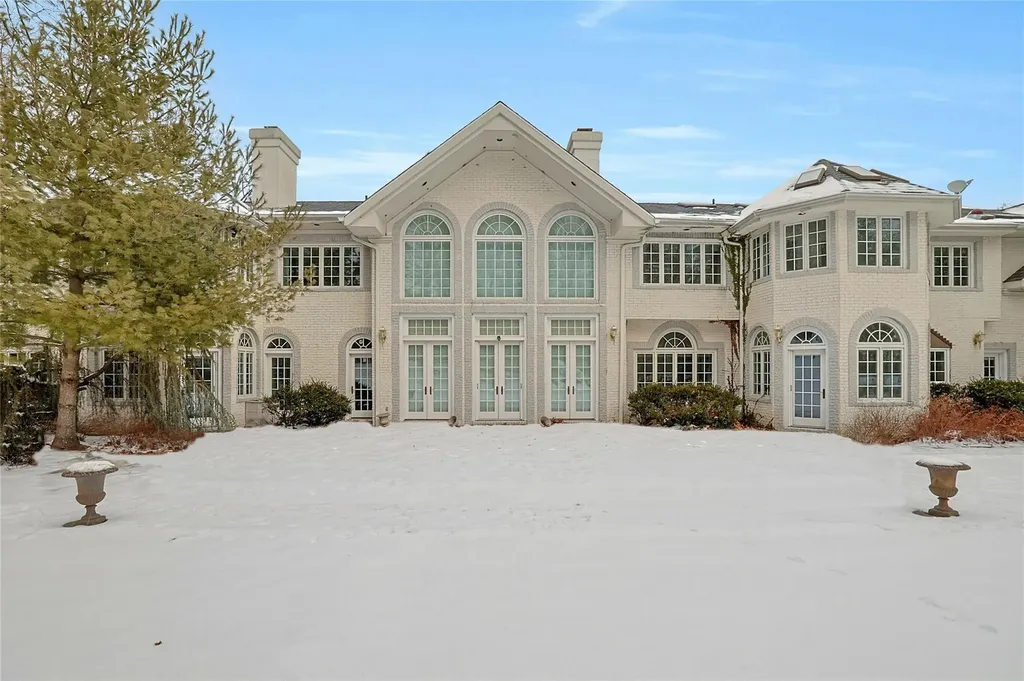 10 Castle Walk Scarsdale NY 10583