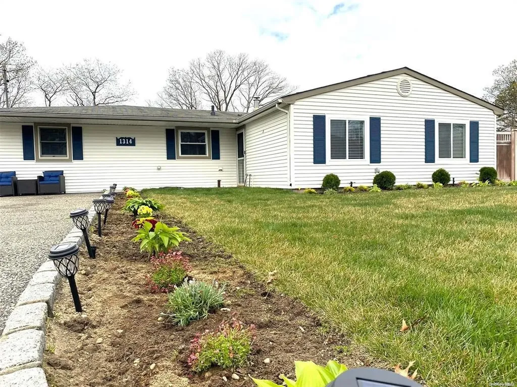 1314 Waverly Avenue Brookhaven NY 11738