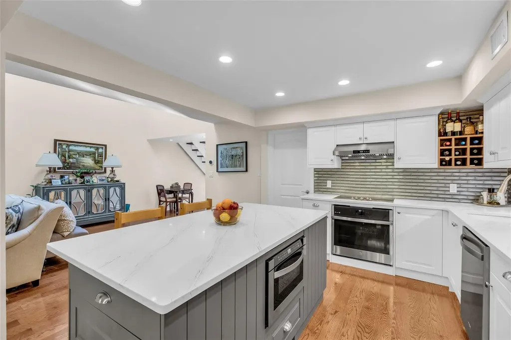 34 Cedar Lane N Glen Head NY 11545