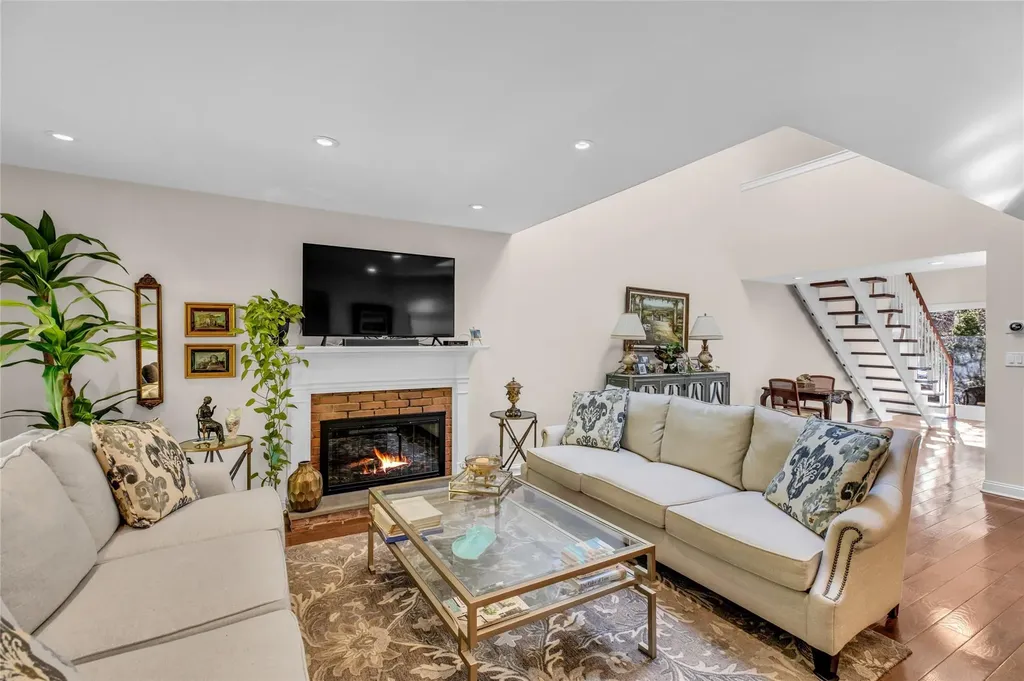 34 Cedar Lane N Glen Head NY 11545