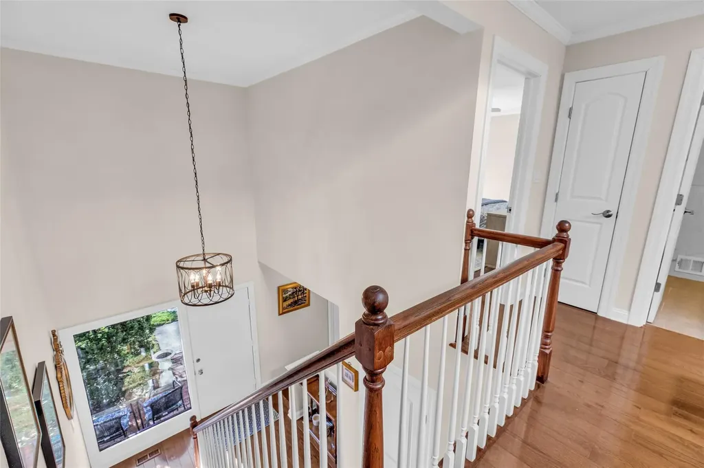 34 Cedar Lane N Glen Head NY 11545