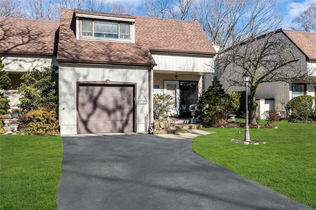 34 Cedar Lane N Glen Head NY 11545