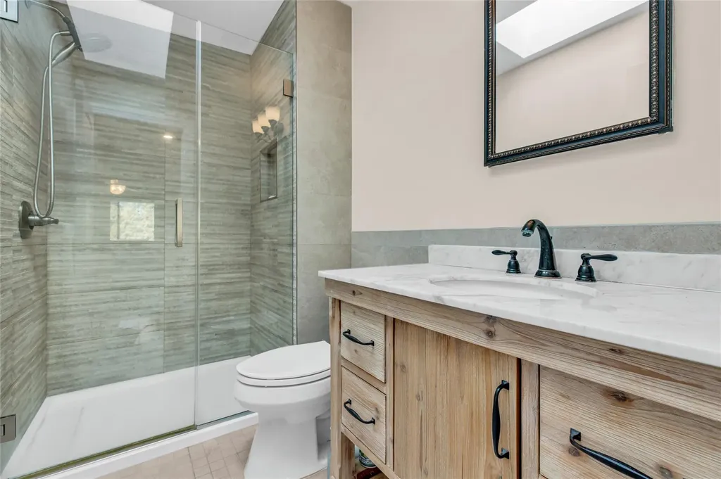 34 Cedar Lane N Glen Head NY 11545