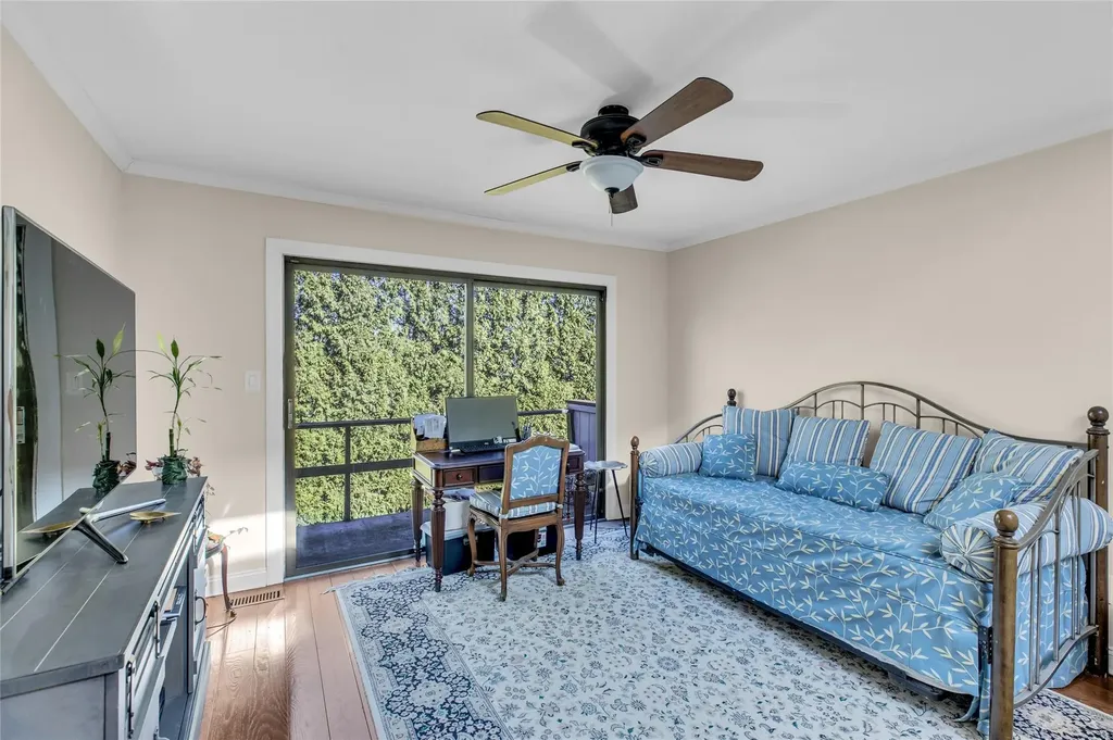 34 Cedar Lane N Glen Head NY 11545