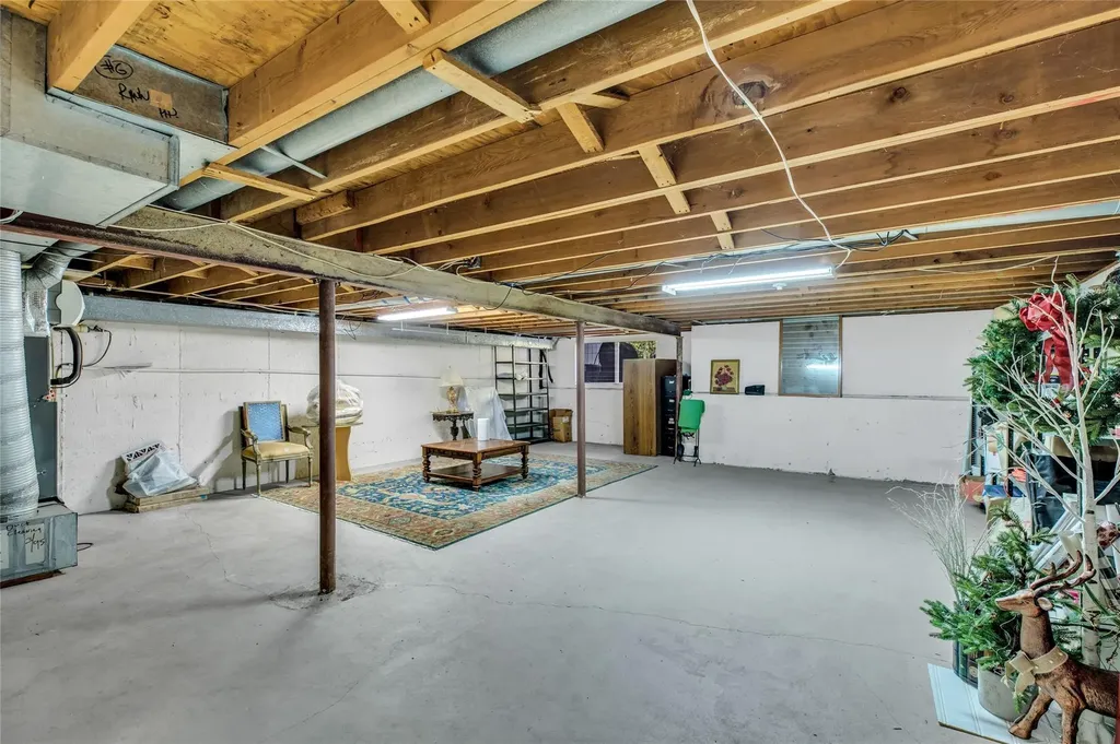 34 Cedar Lane N Glen Head NY 11545