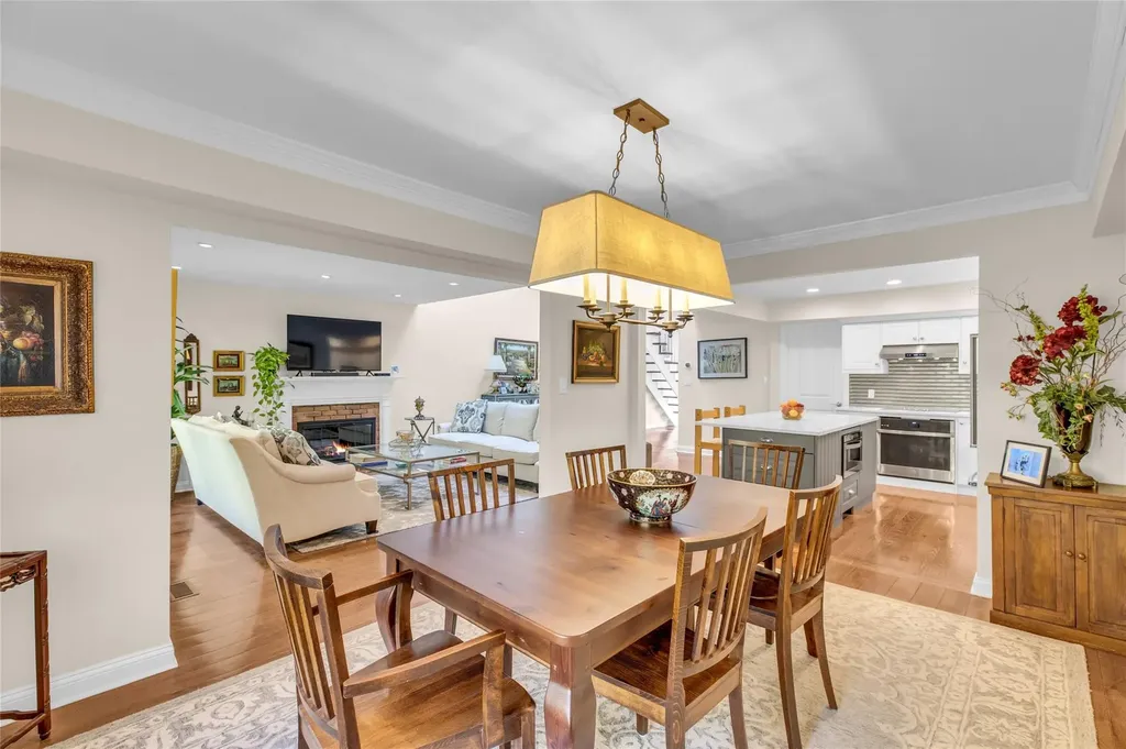34 Cedar Lane N Glen Head NY 11545
