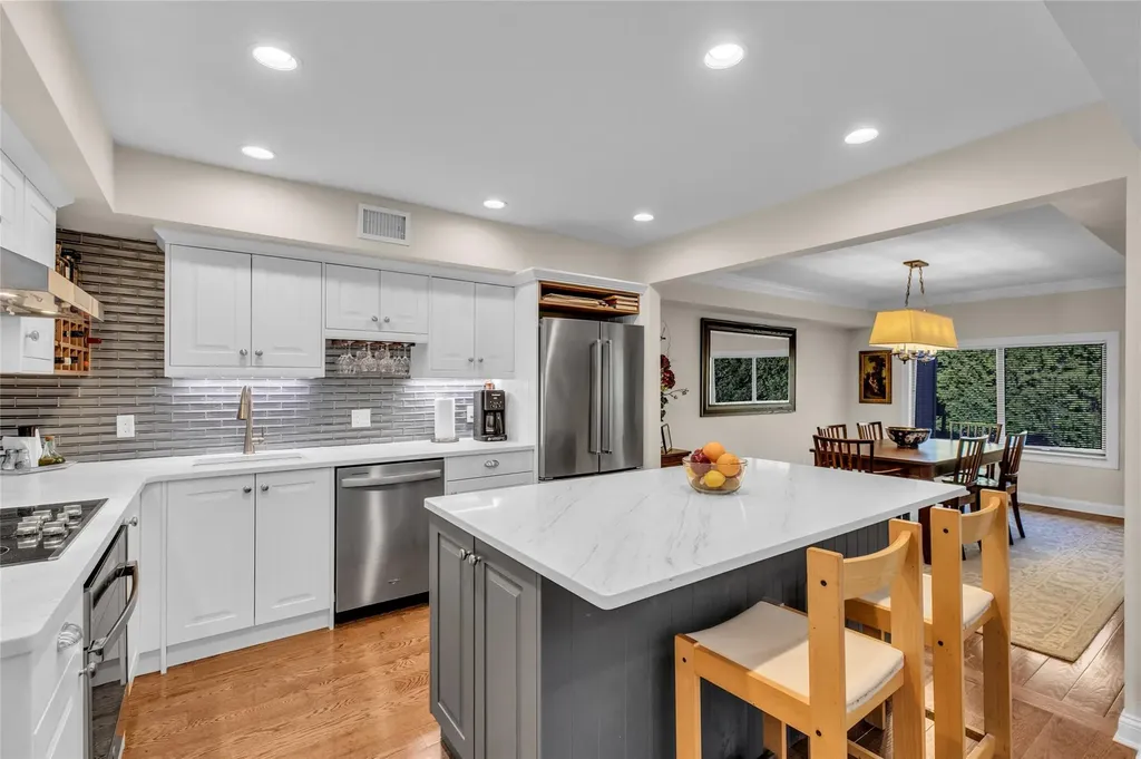 34 Cedar Lane N Glen Head NY 11545