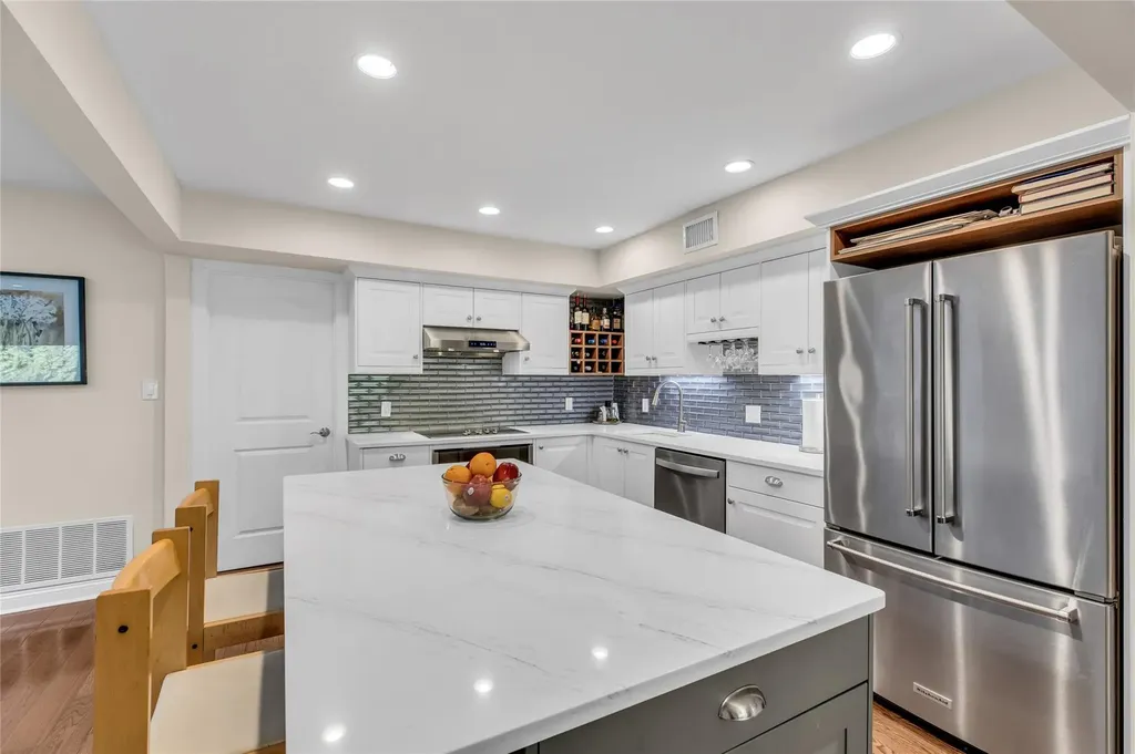 34 Cedar Lane N Glen Head NY 11545