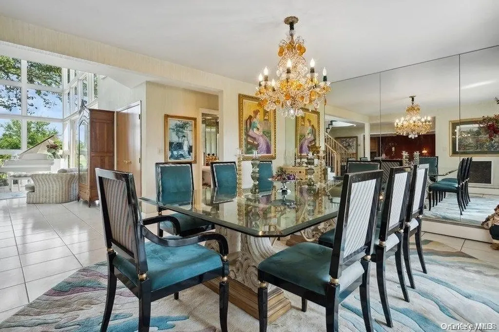 30 Thixton Drive Hewlett Harbor NY 11557