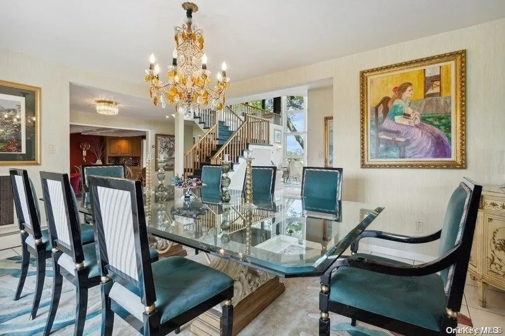 30 Thixton Drive Hewlett Harbor NY 11557
