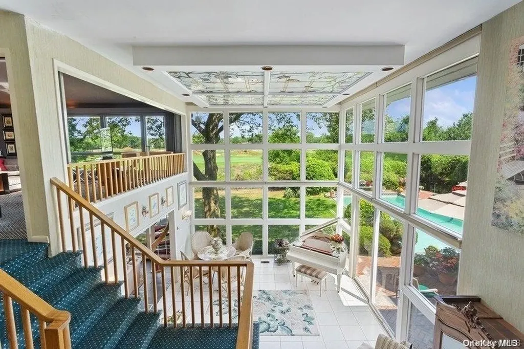 30 Thixton Drive Hewlett Harbor NY 11557