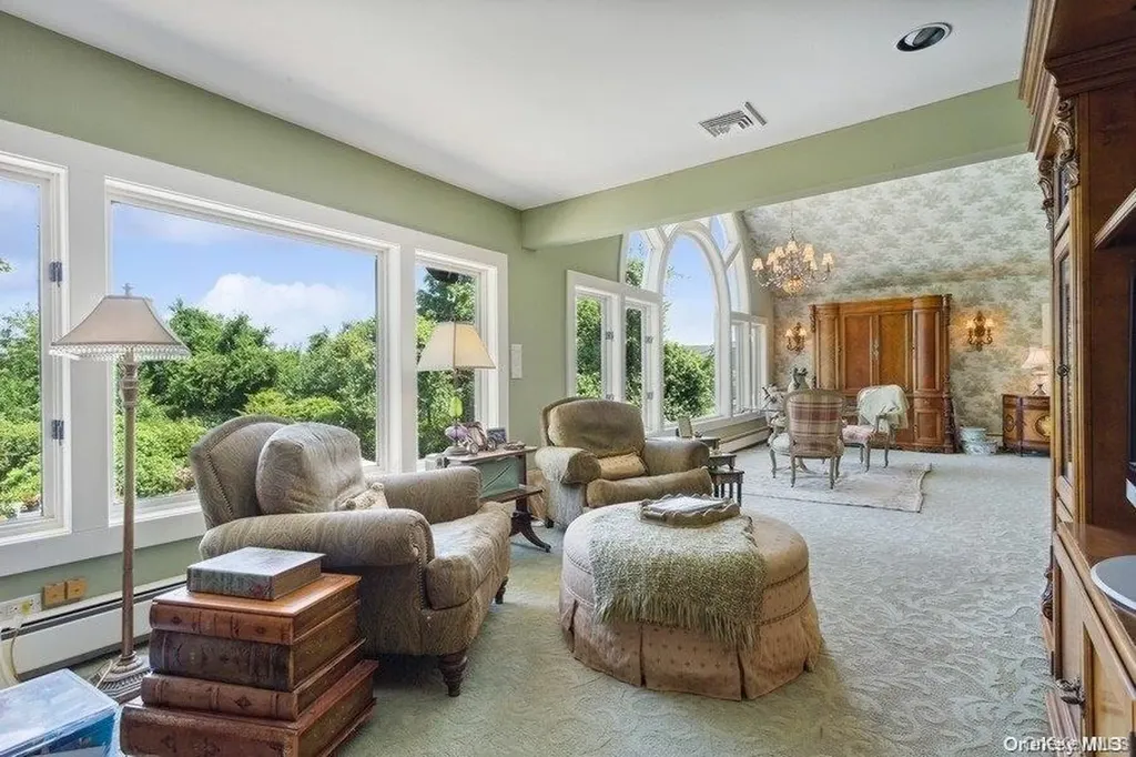 30 Thixton Drive Hewlett Harbor NY 11557