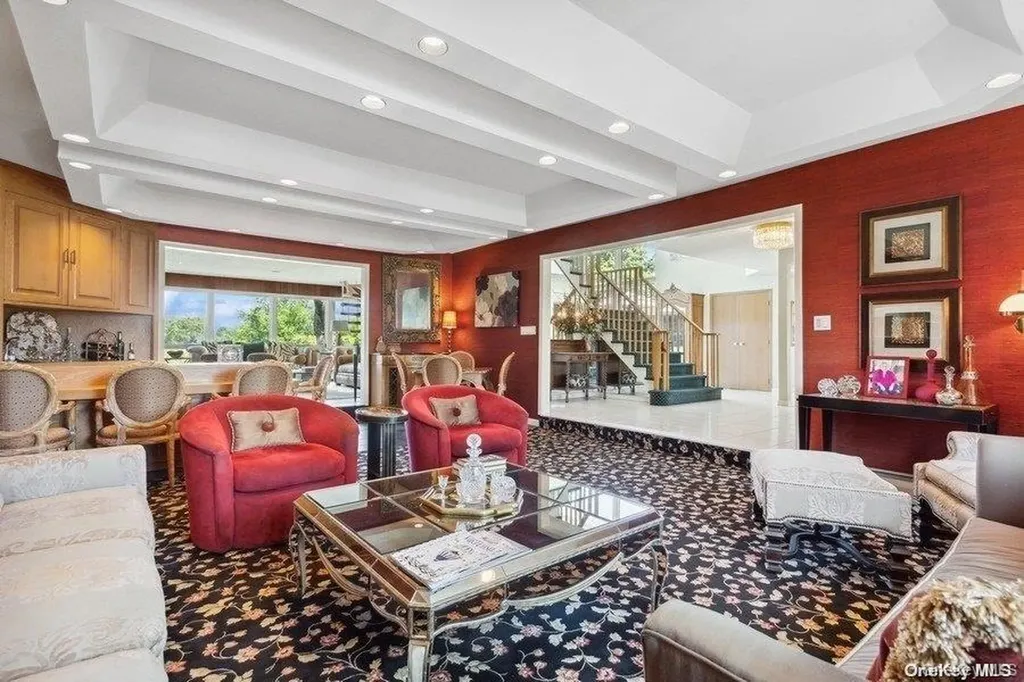 30 Thixton Drive Hewlett Harbor NY 11557