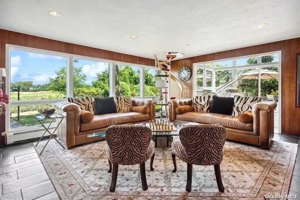 30 Thixton Drive Hewlett Harbor NY 11557