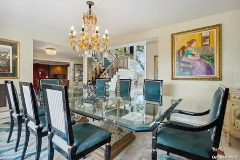 30 Thixton Drive Hewlett Harbor NY 11557