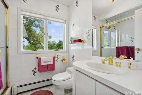 30 Thixton Drive Hewlett Harbor NY 11557