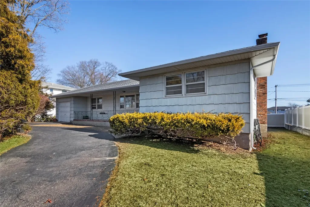 603 Long Place Babylon NY 11702