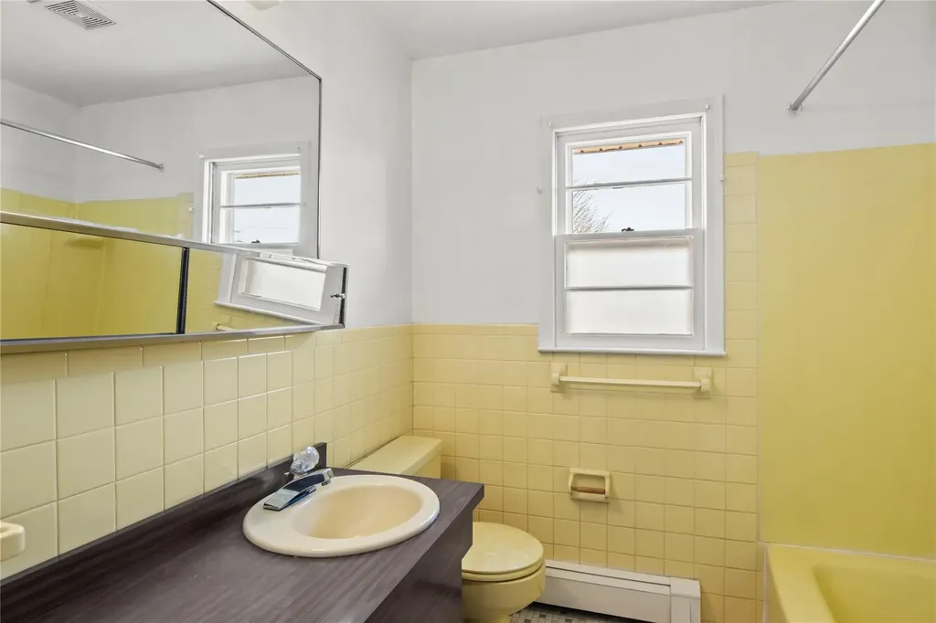 603 Long Place Babylon NY 11702