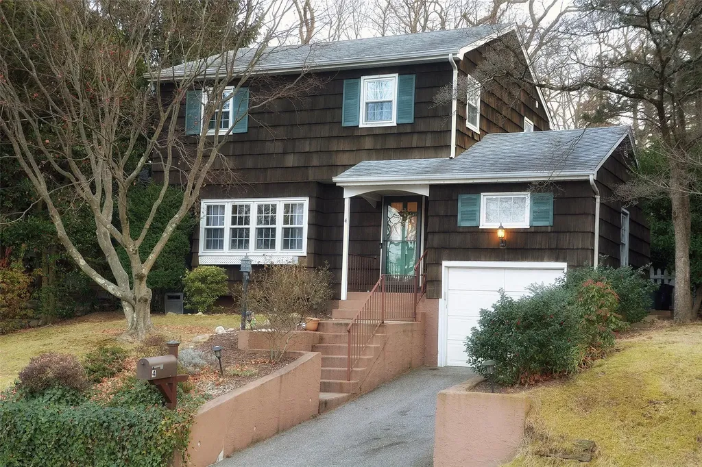 4 Crescent Drive Huntington NY 11743