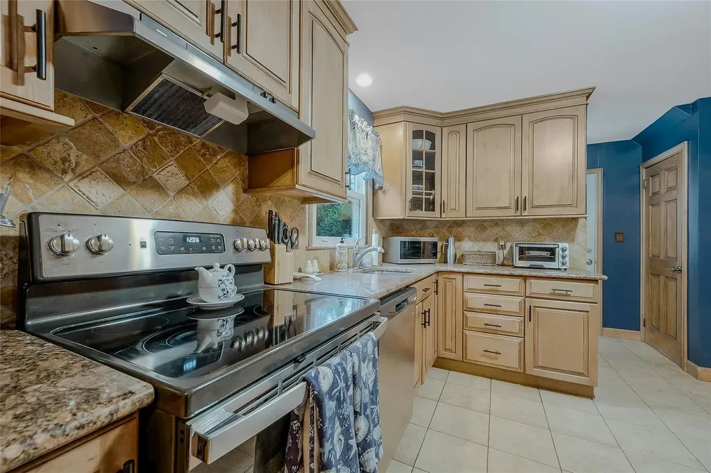 4 Crescent Drive Huntington NY 11743