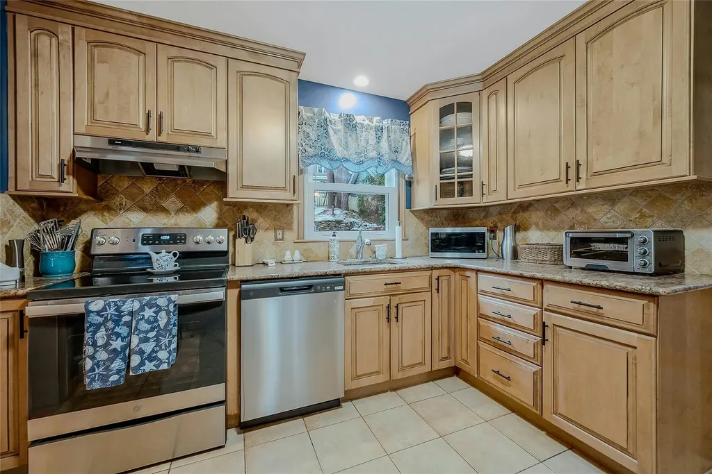4 Crescent Drive Huntington NY 11743