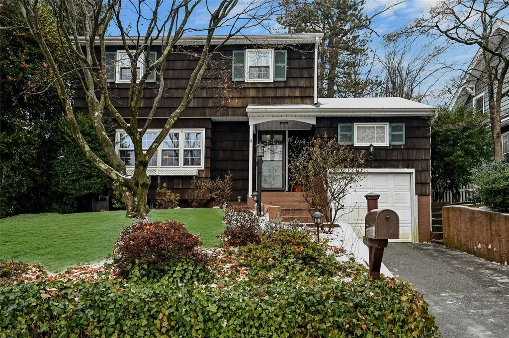 4 Crescent Drive Huntington NY 11743