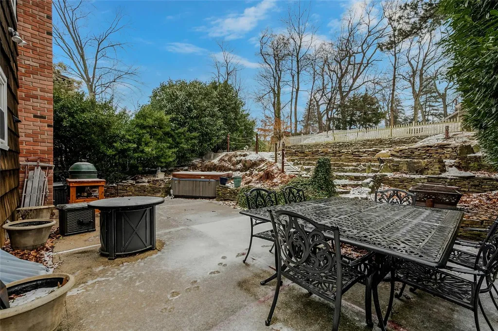 4 Crescent Drive Huntington NY 11743