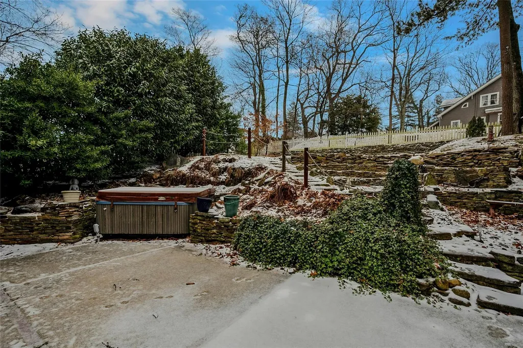 4 Crescent Drive Huntington NY 11743