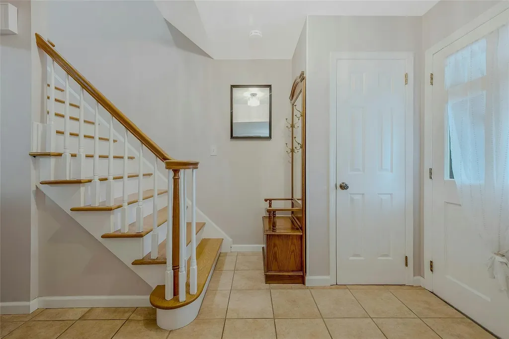 4 Crescent Drive Huntington NY 11743