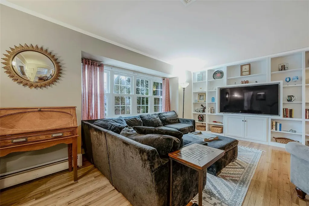 4 Crescent Drive Huntington NY 11743