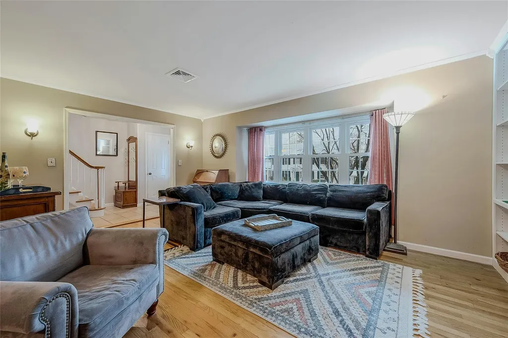 4 Crescent Drive Huntington NY 11743