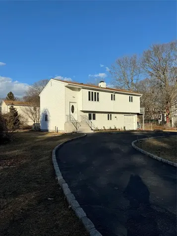 95 Flower Hill Drive Shirley NY 11967