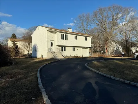 95 Flower Hill Drive Shirley NY 11967