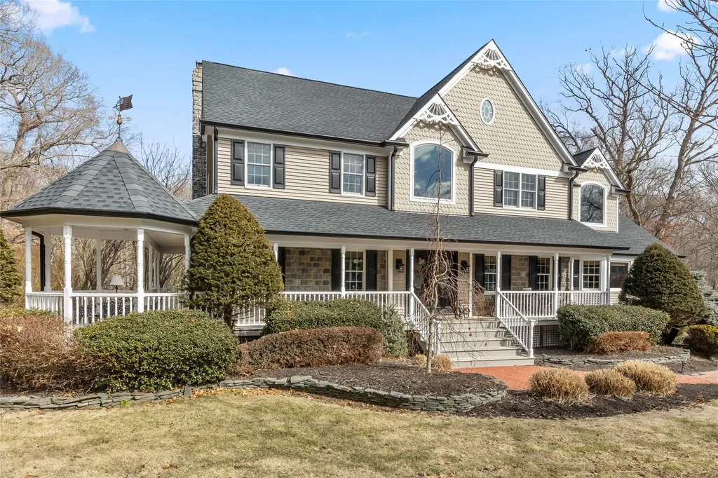 12 Apricot Road Brookhaven NY 11766