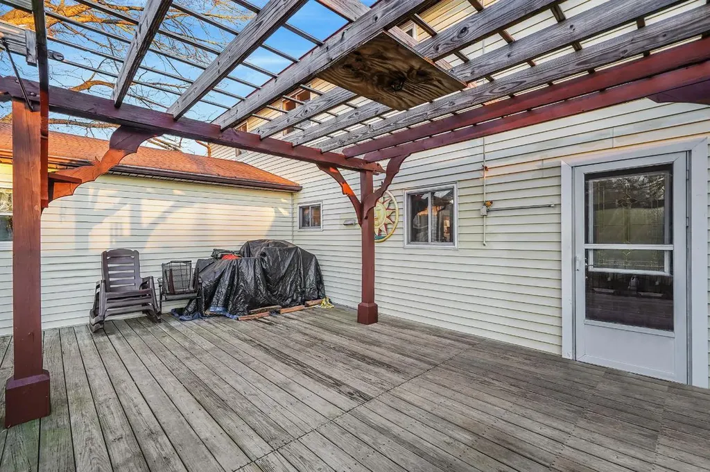 31 Monterey Lane Centereach NY 11720