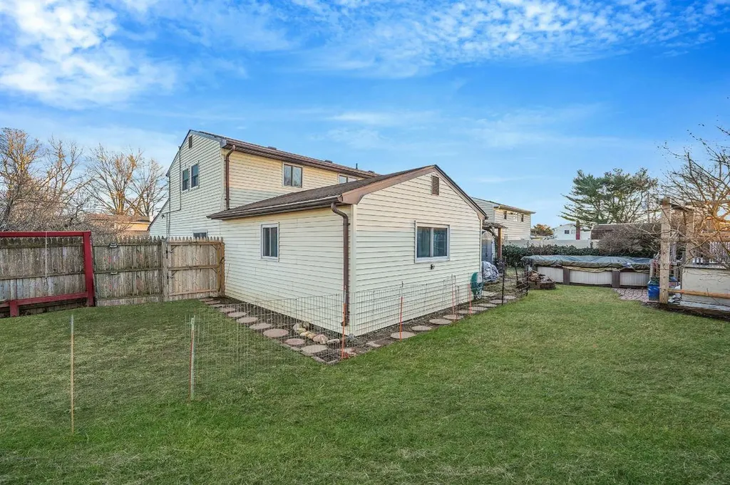 31 Monterey Lane Centereach NY 11720