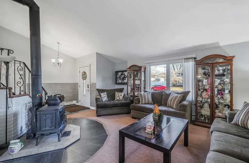31 Monterey Lane Centereach NY 11720
